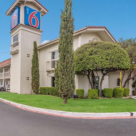Motel 6-Dallas, Tx - Market Center Eksteriør bilde