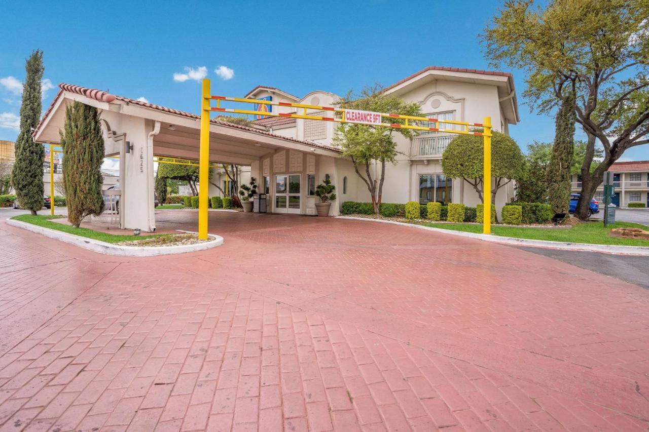 Motel 6-Dallas, Tx - Market Center Eksteriør bilde