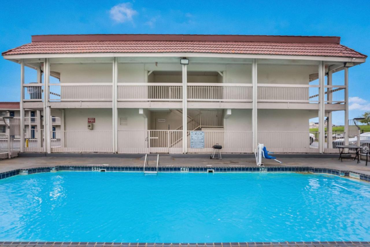 Motel 6-Dallas, Tx - Market Center Eksteriør bilde