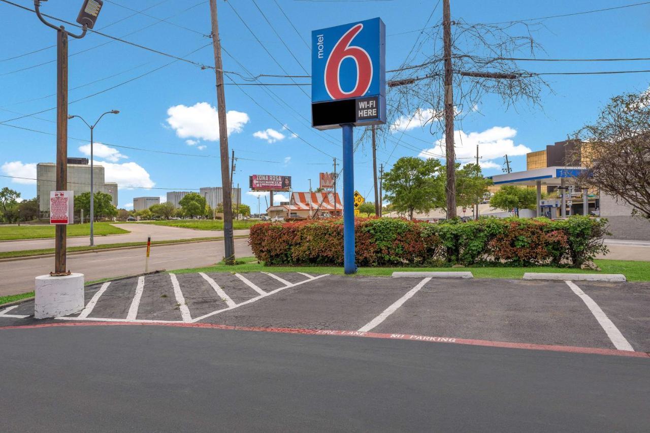 Motel 6-Dallas, Tx - Market Center Eksteriør bilde