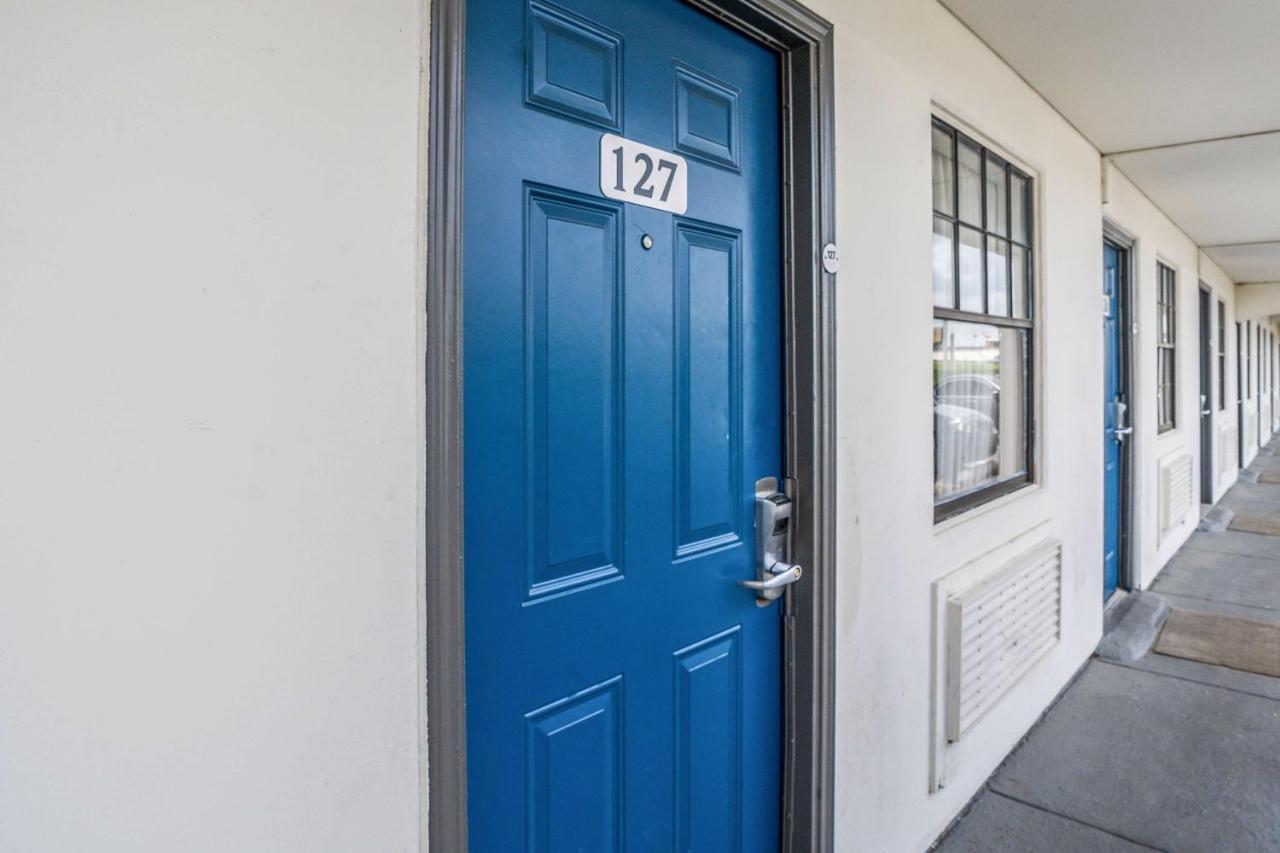 Motel 6-Dallas, Tx - Market Center Eksteriør bilde