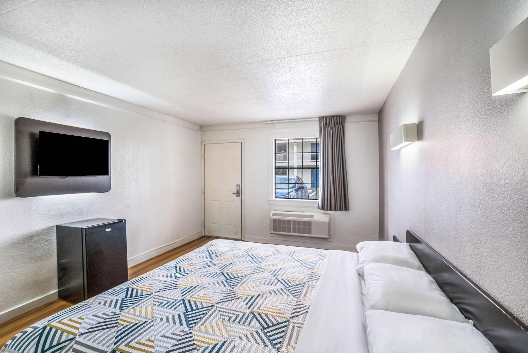 Motel 6-Dallas, Tx - Market Center Eksteriør bilde