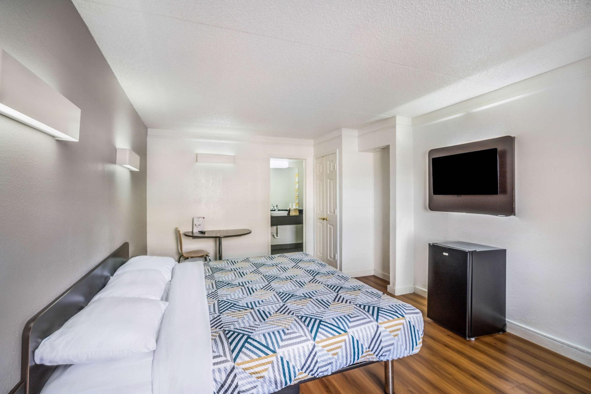 Motel 6-Dallas, Tx - Market Center Eksteriør bilde