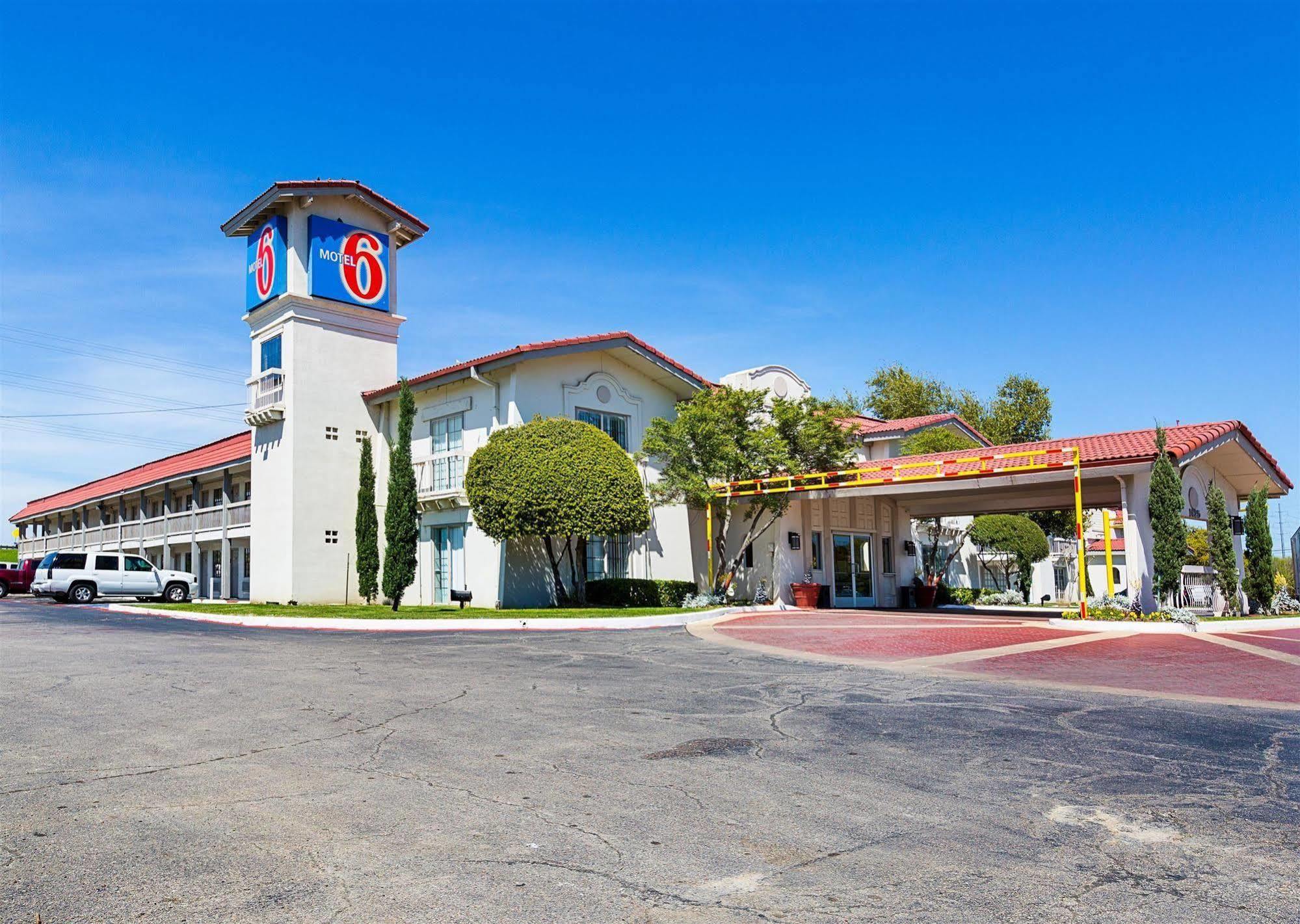 Motel 6-Dallas, Tx - Market Center Eksteriør bilde