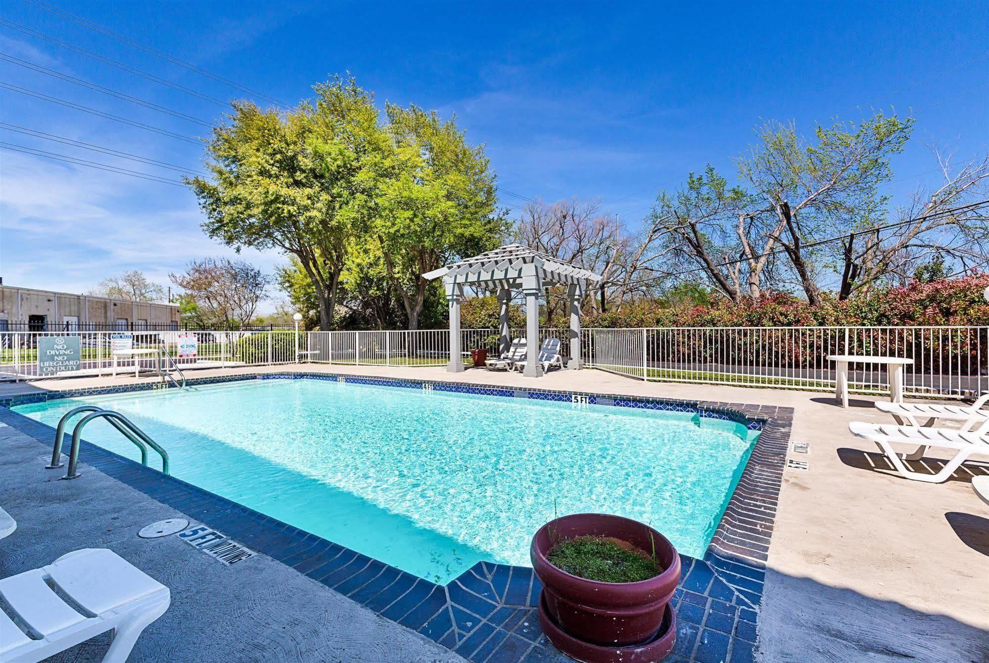 Motel 6-Dallas, Tx - Market Center Eksteriør bilde