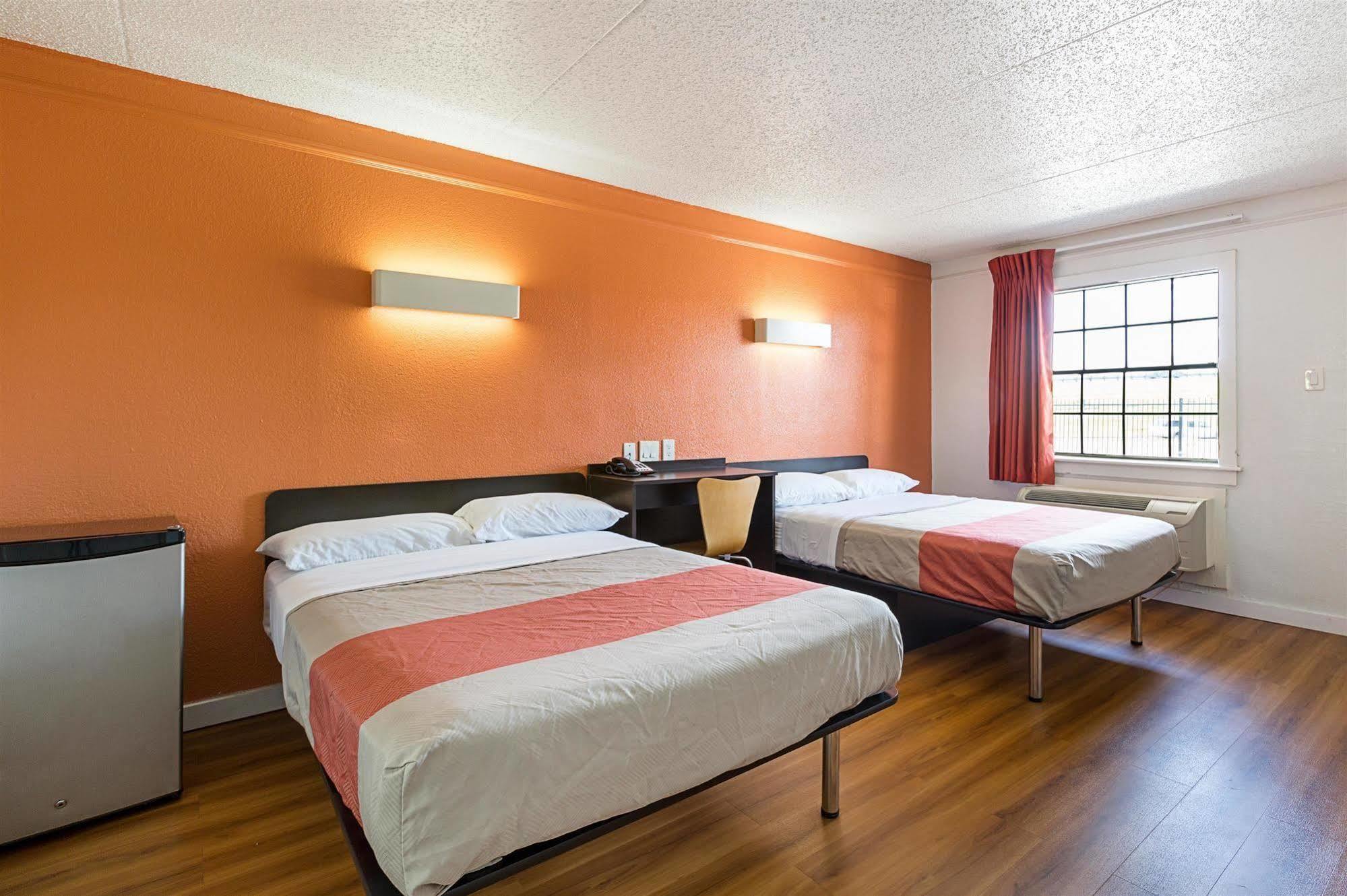 Motel 6-Dallas, Tx - Market Center Eksteriør bilde